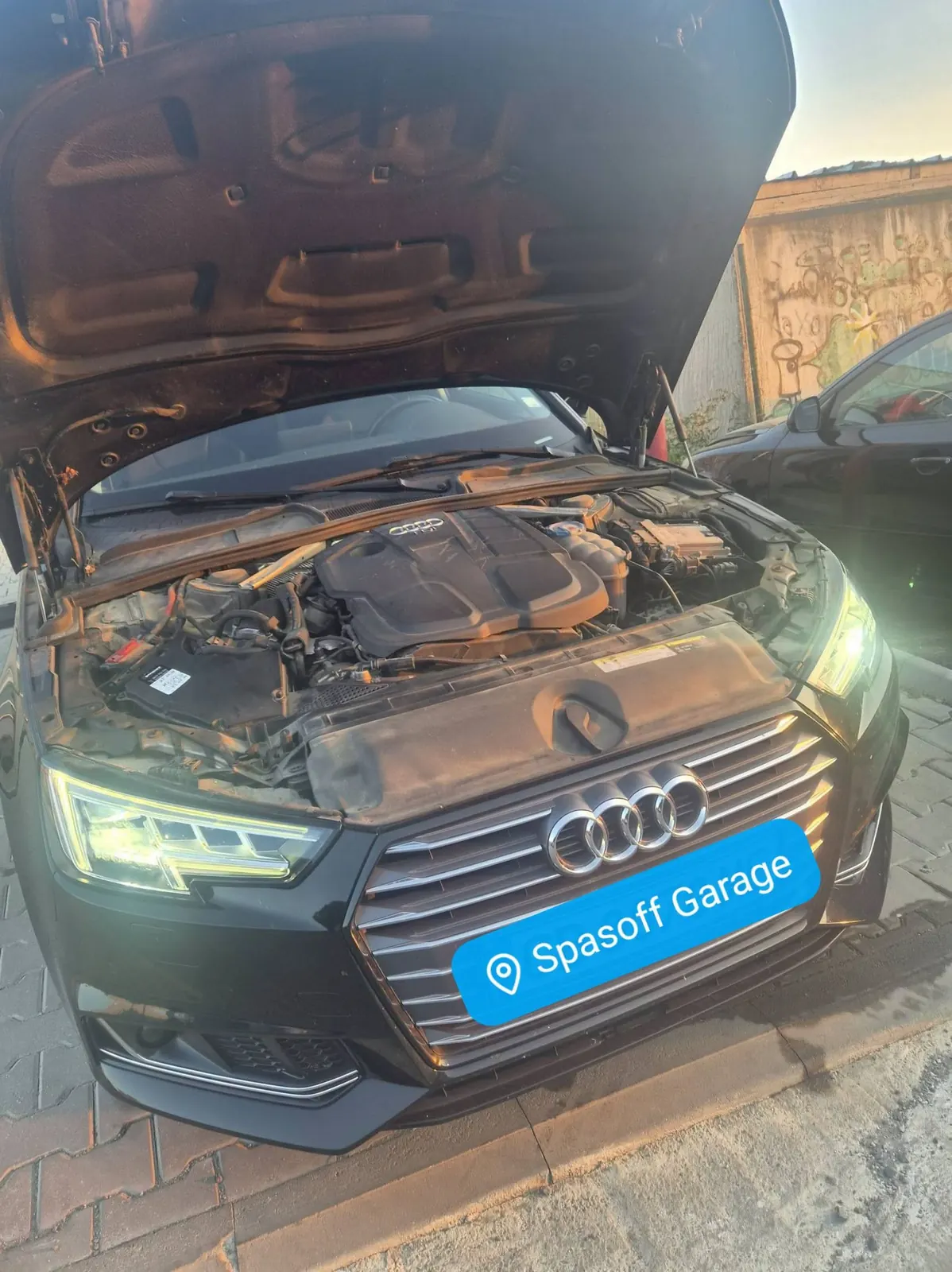 Audi A4 пред сервиза в Лозен